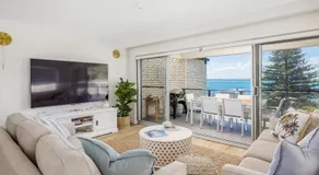 Luxury Escape Sundeck Shoal Bay - Image 2