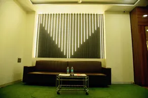 Hotel Edition Blue - Image 4