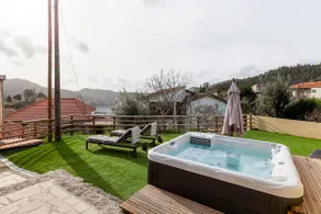 Shared Jacuzzi Shiitake Studio - Image 3