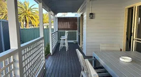 Spacious Stylish Coastal Escape - Image 3