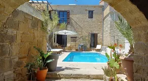 Vrakas House - Image 3