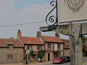 The Three Horseshoes - Image 3