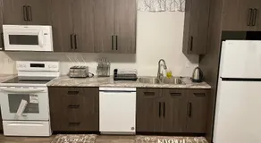 Bright Private 2BR Suite Near Niagara Falls Family-Friendly - Image 4