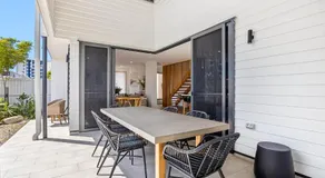 Bokarina 3-Bed Stunning Home, Steps from Beach - Image 5