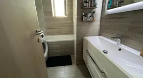 COZY apartment in GREAT location - Image 2