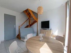 Modern Seaside Apartment - Image 3