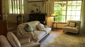 Hawk's Nest Bed & Breakfast - Image 2