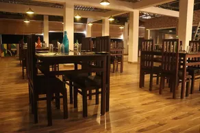 Hotel Runway Inn - Image 5