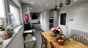 Plaistow comfort stay - Image 3