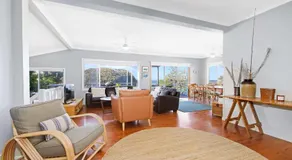 Malua Bay Waterfront Pet Friendly Cottage with WiFi - Image 3