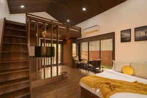 Crimson Bricks & Woods, Resort Style Cottages - Image 2