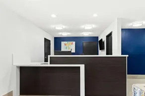 SureStay Hotel by Best Western Groves - Image 5
