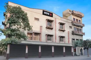 HOTEL O 4 SQUARE A LUXURY ROOMS NEAR RDC MAIN MARKET - Image 3