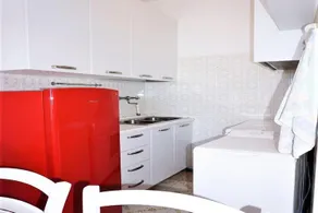 Inviting Apartment by the Beach - Image 2