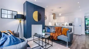 House Sleeps 7 with Garden and Free Parking - Image 2