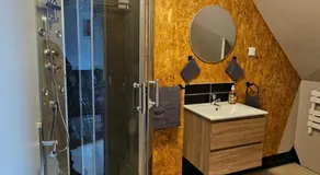 MADAME - Image 2