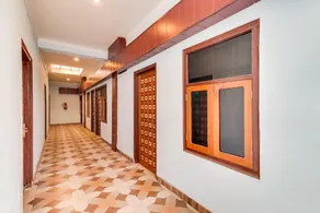 Hotel O The Velvet Chinhat Tiraha - Image 5