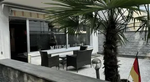 Geräumiges Apartment mit XXL Leinwand I Parkplatz I WiFi - Image 3