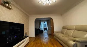 Semi Detached City Retreat - Jacuzzi - Pool Table - Driveway Parking - Image 2