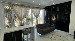 Posh Spot on the beachfront strictly bookings of 4 or 5 guests - Image 3