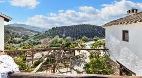Elegant Villa in Granada with Pool and Garden - Image 5