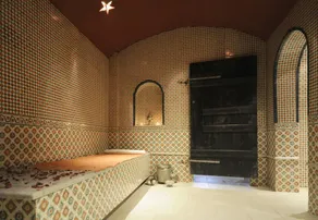 Isis Hotel And Spa - Image 4