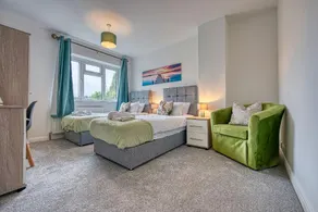 Modern 3 Bedroom 2 Bath House with Parking, Wednesbury, Birmingham - Image 2