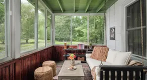 Luxuriously Restored Farm Cabin - Image 5