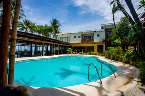 Red Coconut Beach Hotel Boracay - Image 3