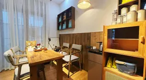 Wally House Hostel - walk 5 minutes to east gate of National Forest Park-ticket book services-free laundry facilities-free capsule coffee-Tour route introduction and tour guide arrangement - Image 3