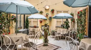 Lady Hamilton Hotel - Image 2