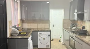 Rest Nest UK House - Image 4