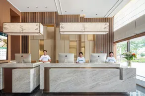Atour Hotel Huanggang Middle School - Image 3