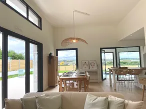 Abitazione-Moderna-Bagno privato-Vista sulla baia - Image 2
