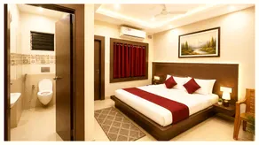 Sea Beach Side Hotel Goroomgo Sea Queen Puri with Premium Room - Image 3