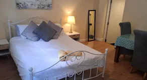 Dairy Cottage Courtyard accommodation - Image 2