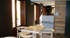Khu Hotel - Image 2