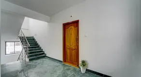Hotel O J2 Service Appartment - Image 2