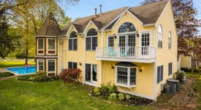 Private 5BR Farmhouse Pool Sleeps 12 Family - Image 5