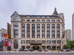 Elong R.YUN Hotel (Peony Square Wangfujing) - Image 5