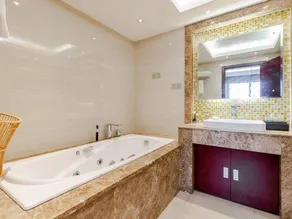 Zhongmei Hotel - Image 4