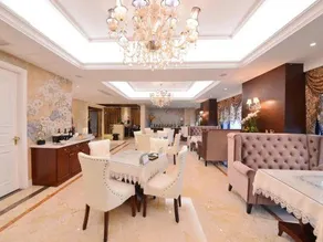 Oceania Hotel - Image 2