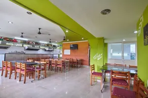 Dreamz Hotel - Image 2