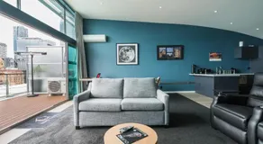 Penthouse apartment with stunning Harbour views - Image 4