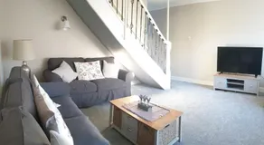 Cosy 3 bedroom residential house, private garden, 30 minutes from Alton Towers, 5 minute walk to Trentham Gardens. - Image 2