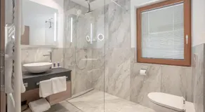 Double room, shower, toilet - Image 2