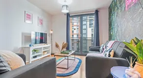 #119 City Lights and Comfort Arcadian Apartment- 5 mins to Birmingham Hippodrome - Sleeps 2- " Perfect for business traveler and couples - Free Parking" - Image 2