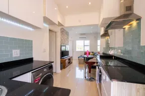 2 bedroom condo in Cape Town - Image 3