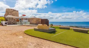 Elegant 2 Bedrooms Flat 5 minutes from the sea & free parking - Image 2