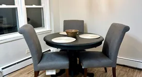 Charming and Convenient 2br 1ba apt - fully furnished and equipped - fast Internet - Image 3